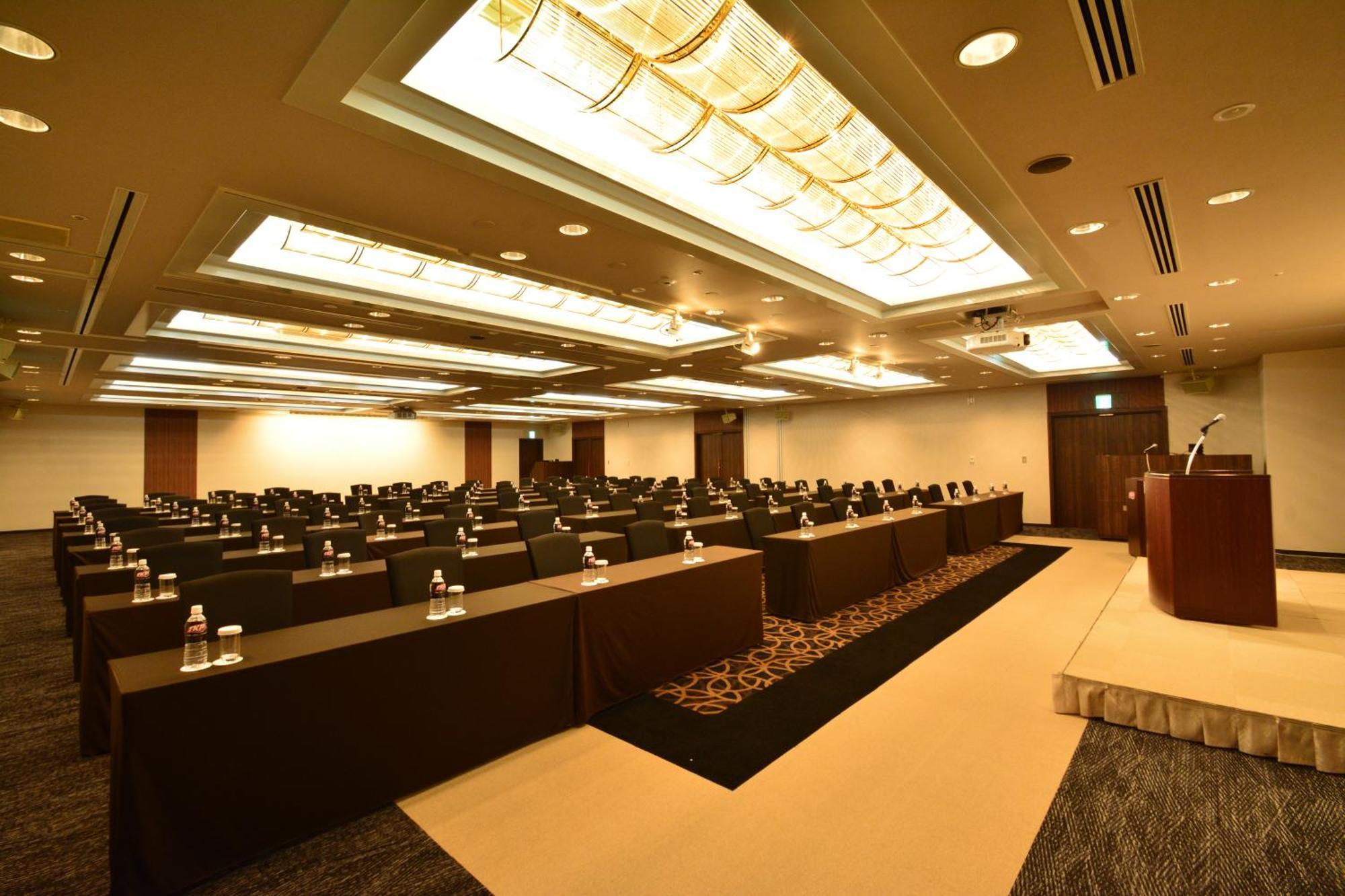 Bayside Hotel Azur Takeshiba Tokyo Exterior photo