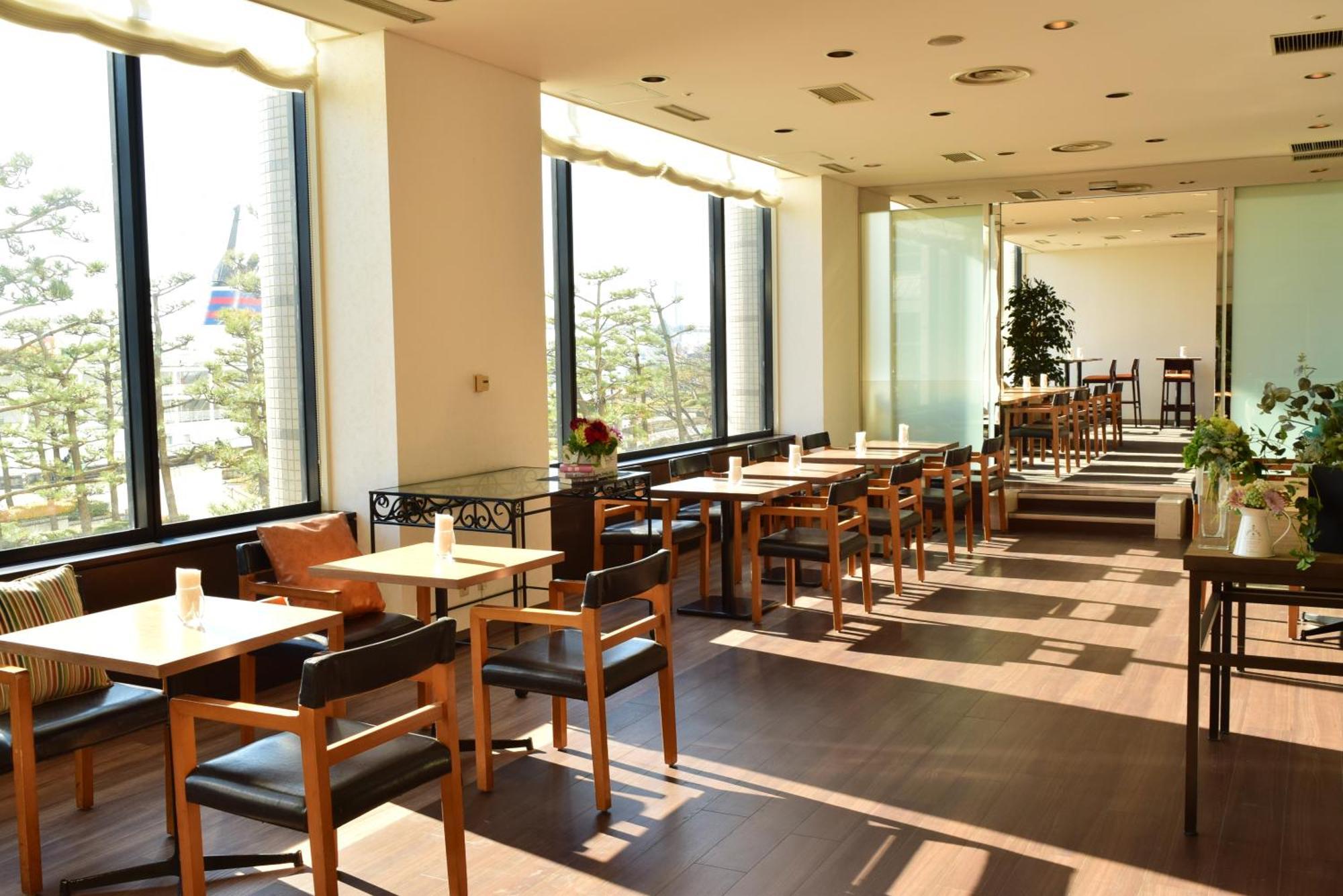Bayside Hotel Azur Takeshiba Tokyo Exterior photo