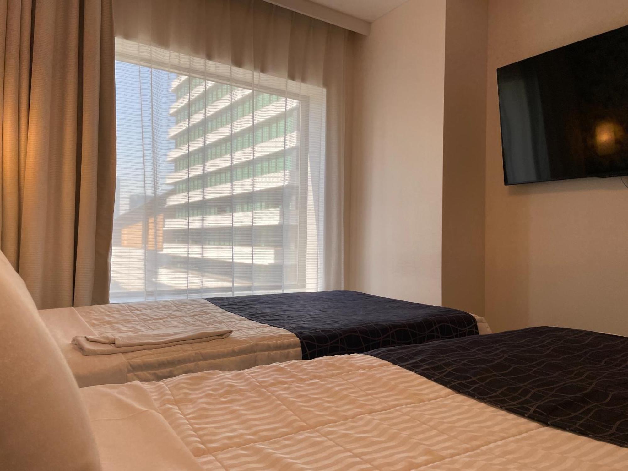 Bayside Hotel Azur Takeshiba Tokyo Exterior photo